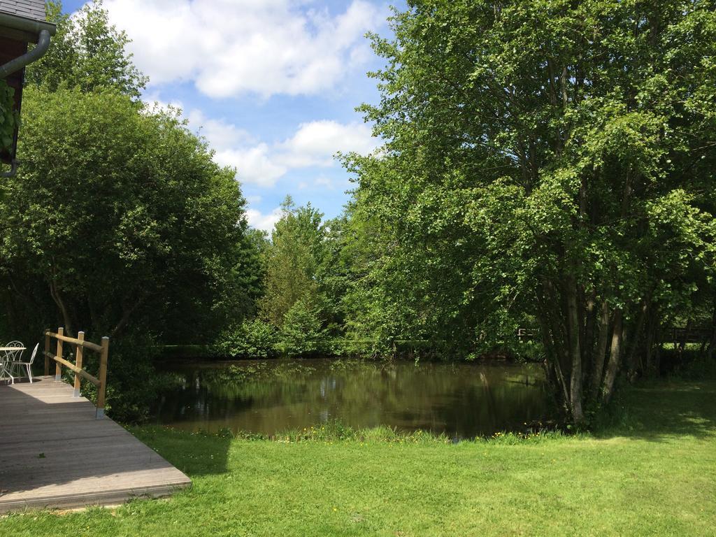 La Maison De L'Etang Manerbe Luaran gambar